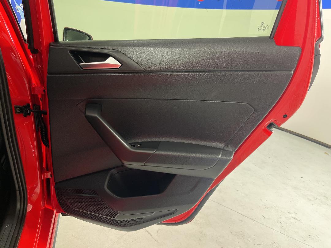 Photo '19' of Volkswagen Polo Photo '19' of Volkswagen Polo