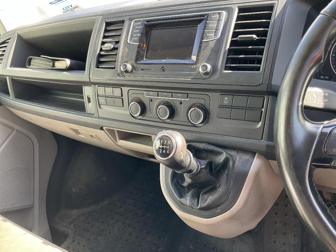 Photo '7' of Volkswagen T6 Transporter SWB