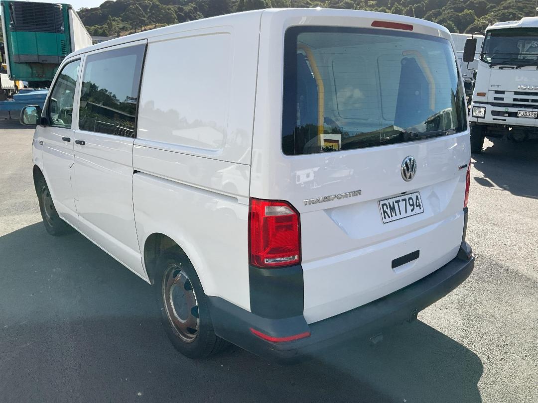 Photo '3' of Volkswagen T6 Transporter SWB