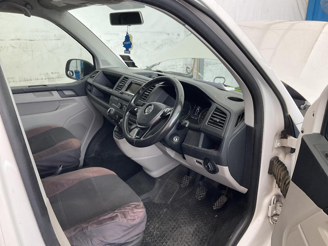 Photo '12' of Volkswagen T6 Runner SWB Photo '12' of Volkswagen T6 Runner SWB