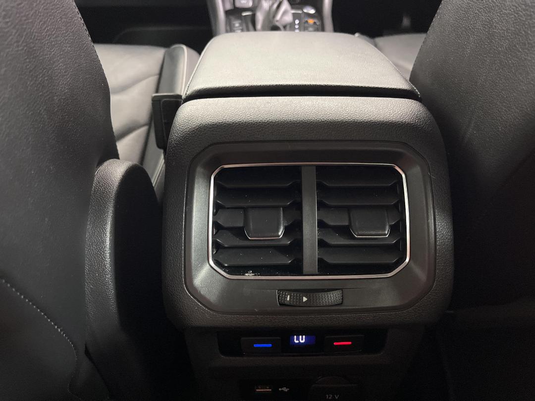 Photo '24' of Volkswagen Tiguan