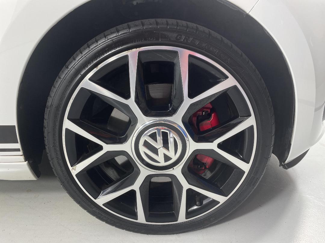 Photo '9' of Volkswagen UP