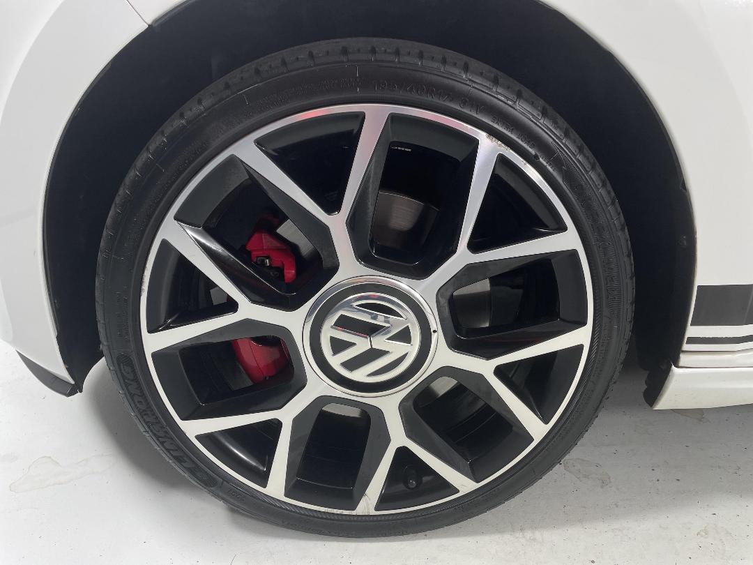 Photo '10' of Volkswagen UP