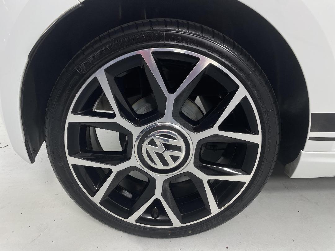 Photo '12' of Volkswagen UP