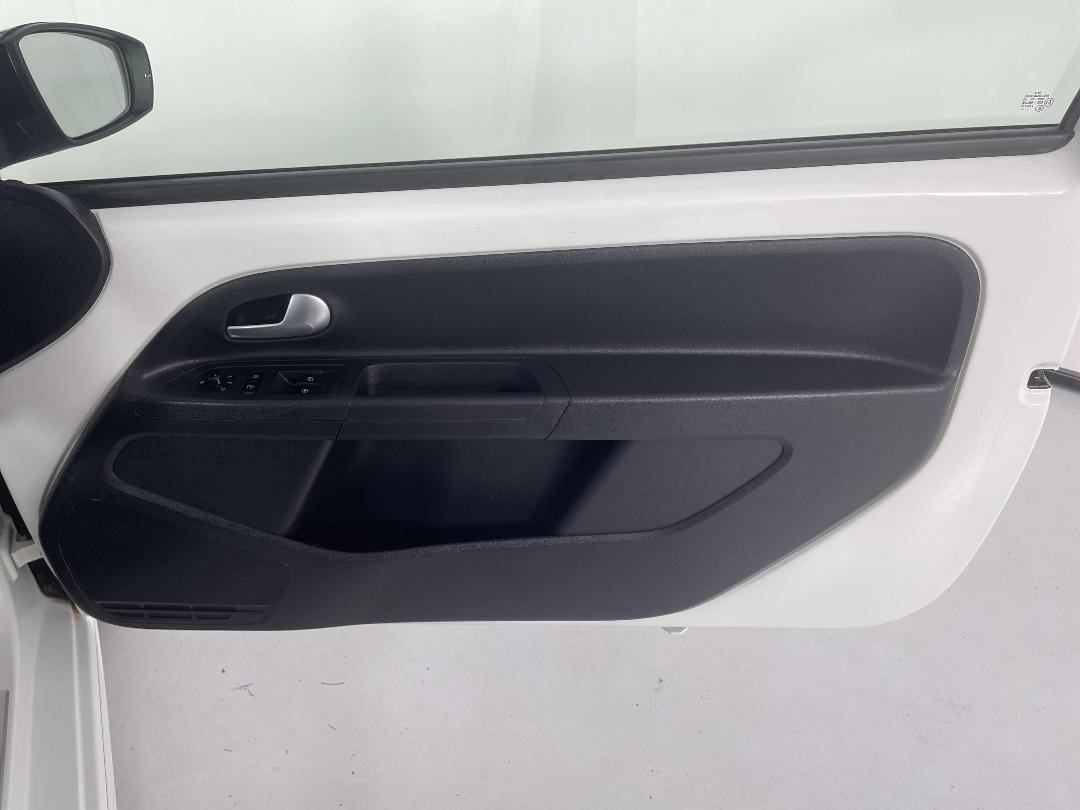 Photo '15' of Volkswagen UP