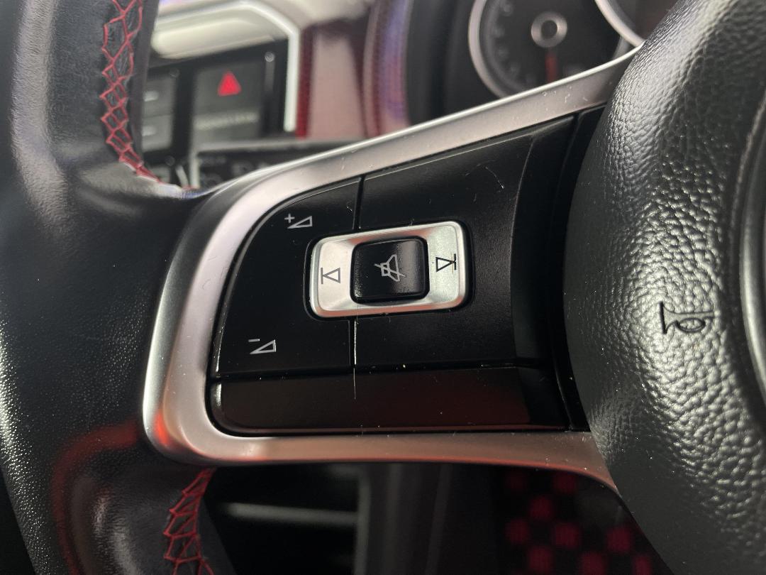 Photo '23' of Volkswagen UP