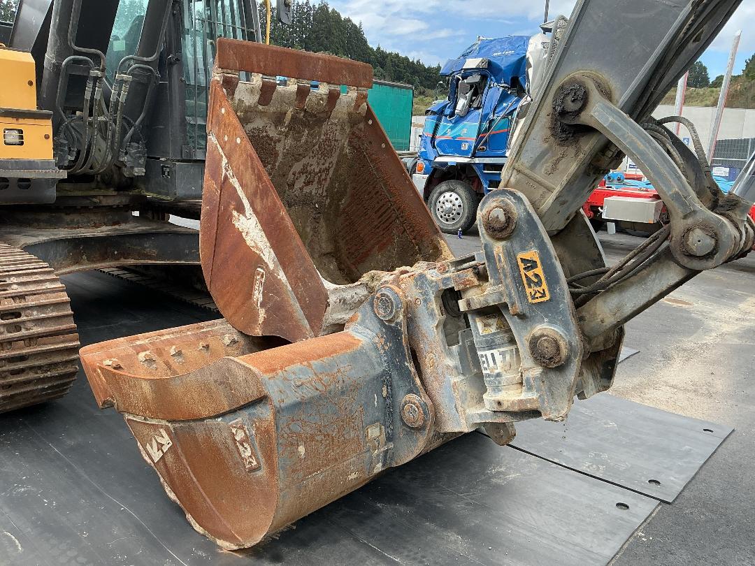 Photo '23' of Volvo ECR235CL Excavator