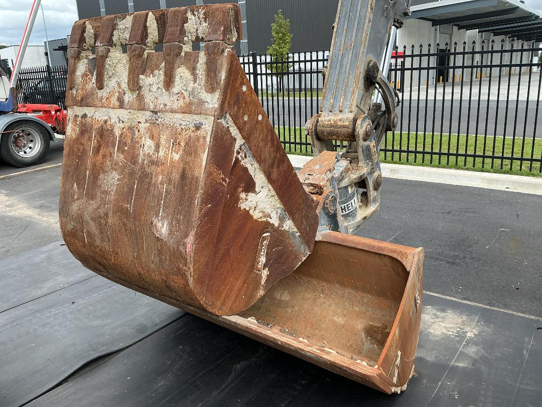 Photo '24' of Volvo ECR235CL Excavator