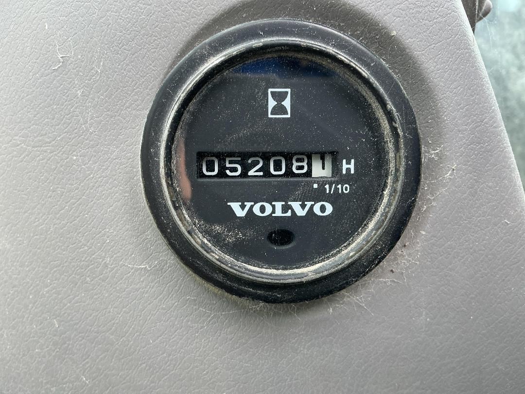 Photo '14' of Volvo ECR235CL Excavator