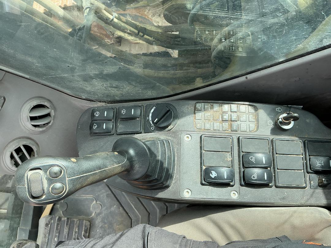 Photo '12' of Volvo ECR235CL Excavator