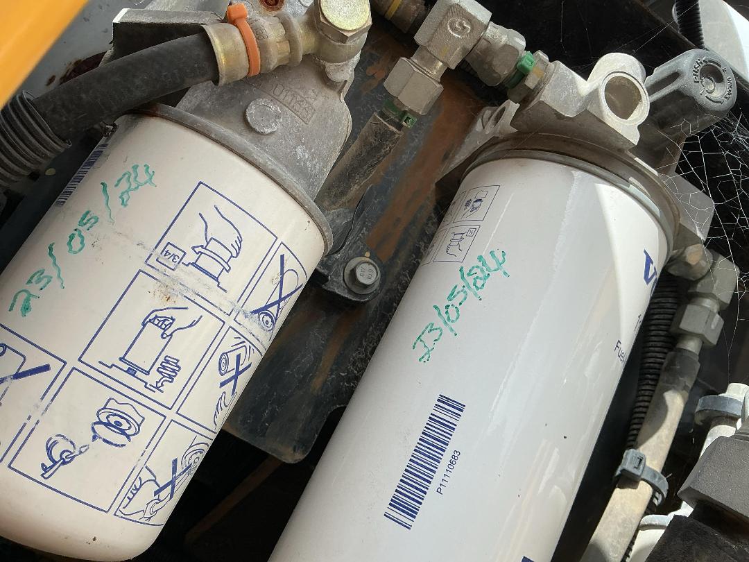 Photo '30' of Volvo ECR235CL Excavator