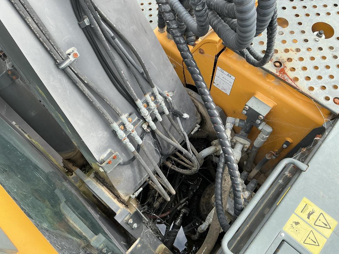 Photo '35' of Volvo ECR235CL Excavator