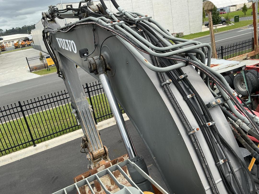 Photo '36' of Volvo ECR235CL Excavator