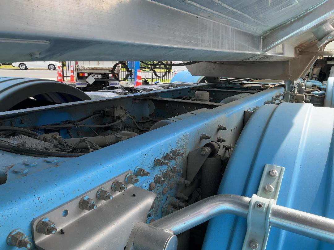 Photo '17' of Volvo FM 540 SERIES 4    8X4R Tanker