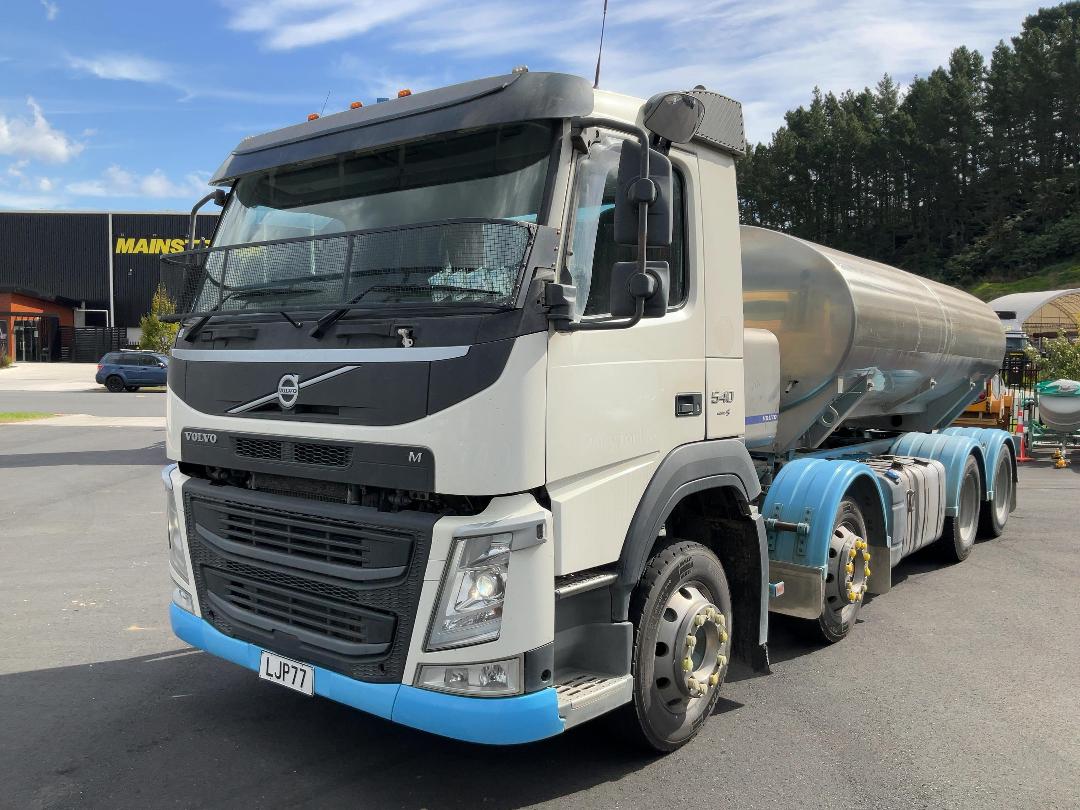 Photo '9' of Volvo FM 540 SERIES 4    8X4R Tanker