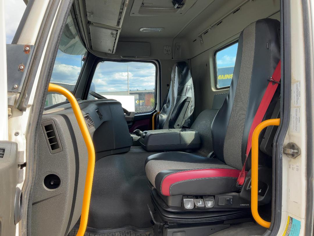 Photo '23' of Volvo FM 540 SERIES 4    8X4R Tanker