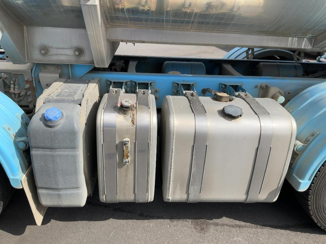 Photo '25' of Volvo FM 540 SERIES 4    8X4R Tanker