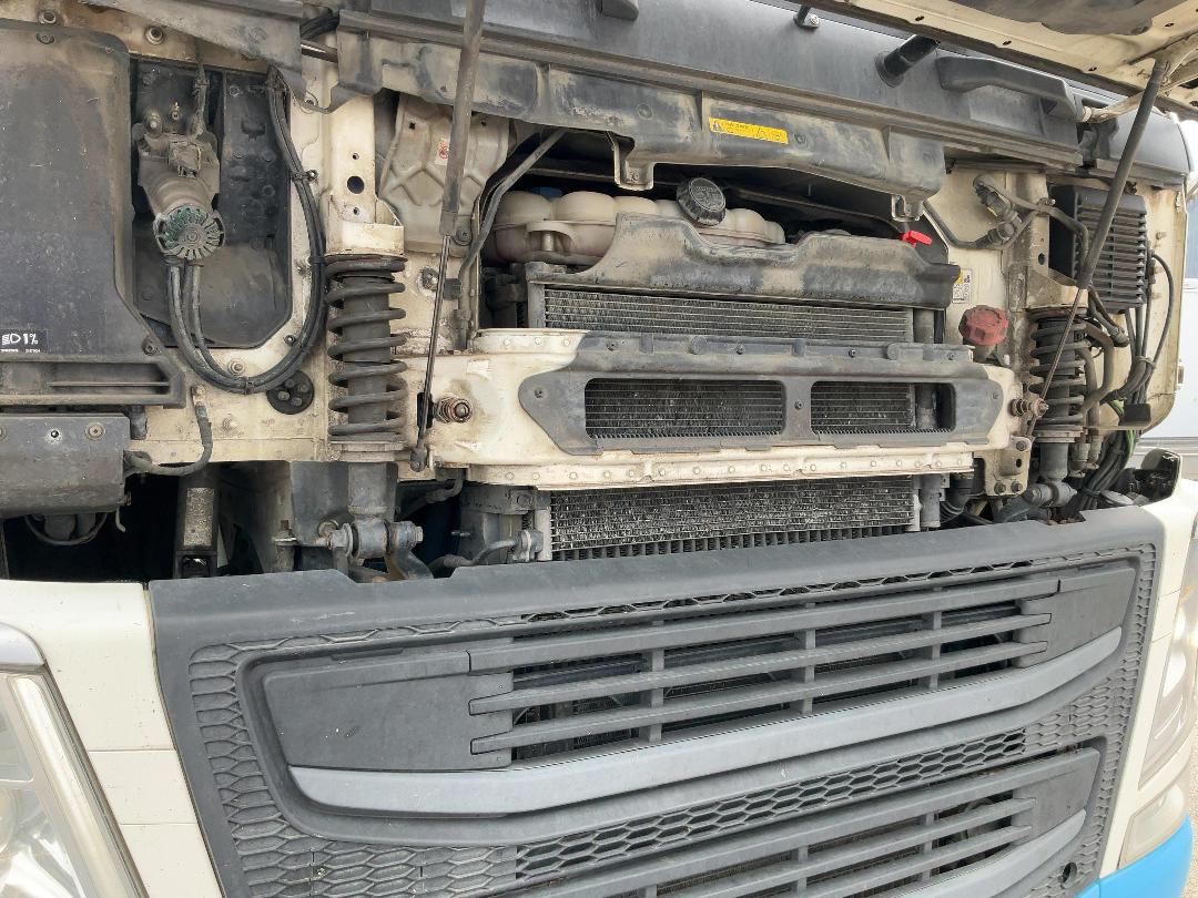 Photo '33' of Volvo FM 540 SERIES 4    8X4R Tanker