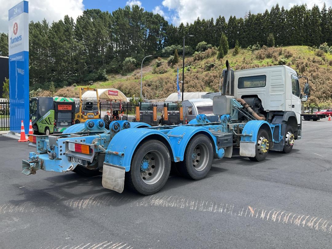 Photo '4' of Volvo FM 540 SERIES 4 8X4R Tanker