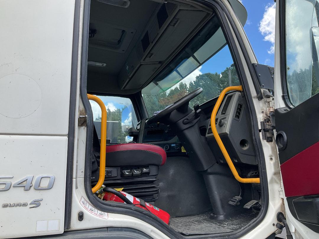 Photo '11' of Volvo FM 540 SERIES 4 8X4R Tanker