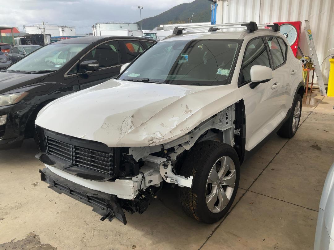 Photo '2' of Volvo XC40 T4 FWD Momentum Photo '2' of Volvo XC40 T4 FWD Momentum