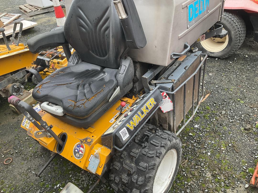Photo '7' of WALKER MD210-11 Mower