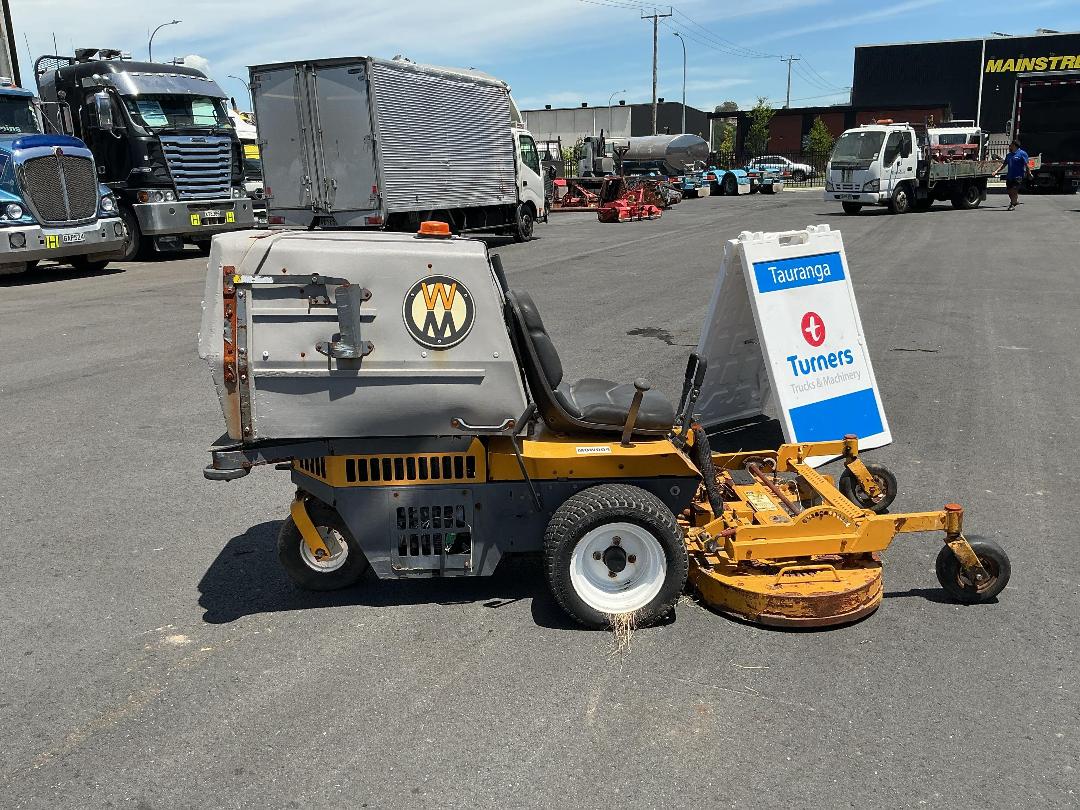 Photo '3' of Walker MFG Co. MS14-15 Mower