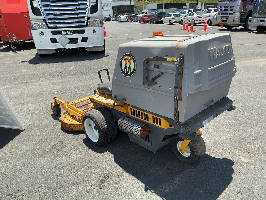Photo '6' of Walker MFG Co. MS14-15 Mower