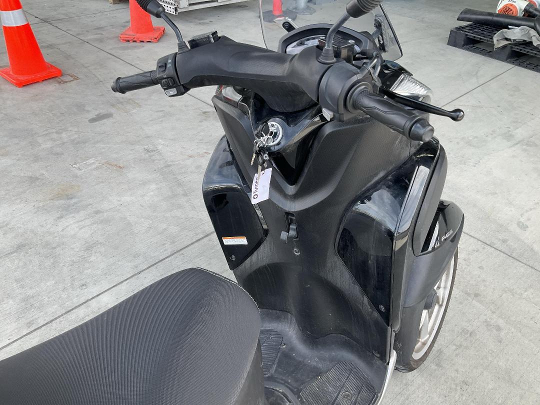 Photo '4' of Yamaha MW 125AF