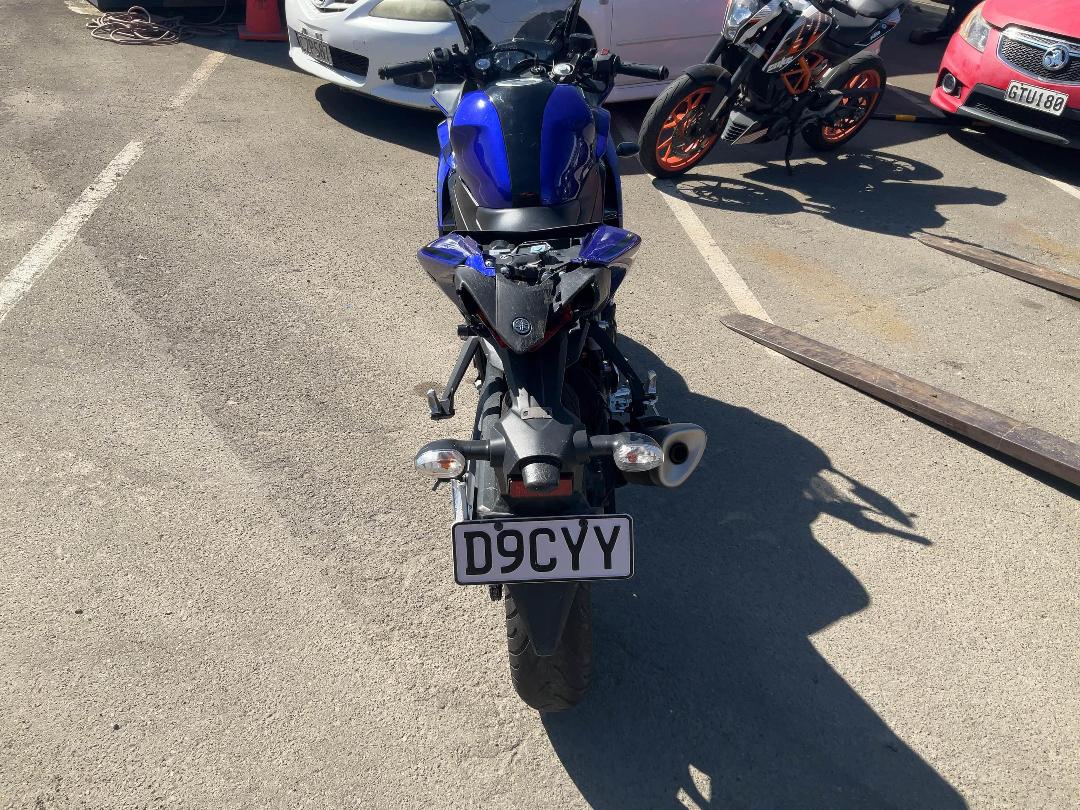 Photo '5' of Yamaha R3