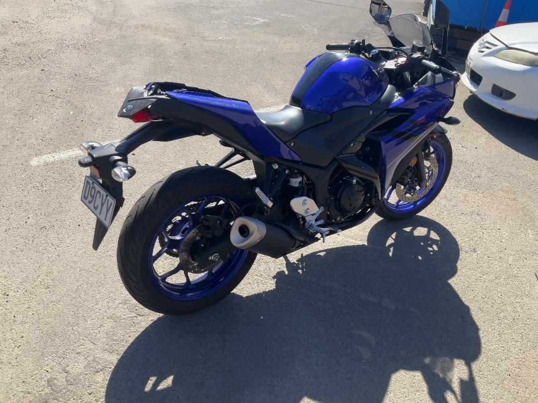 Photo '6' of Yamaha R3