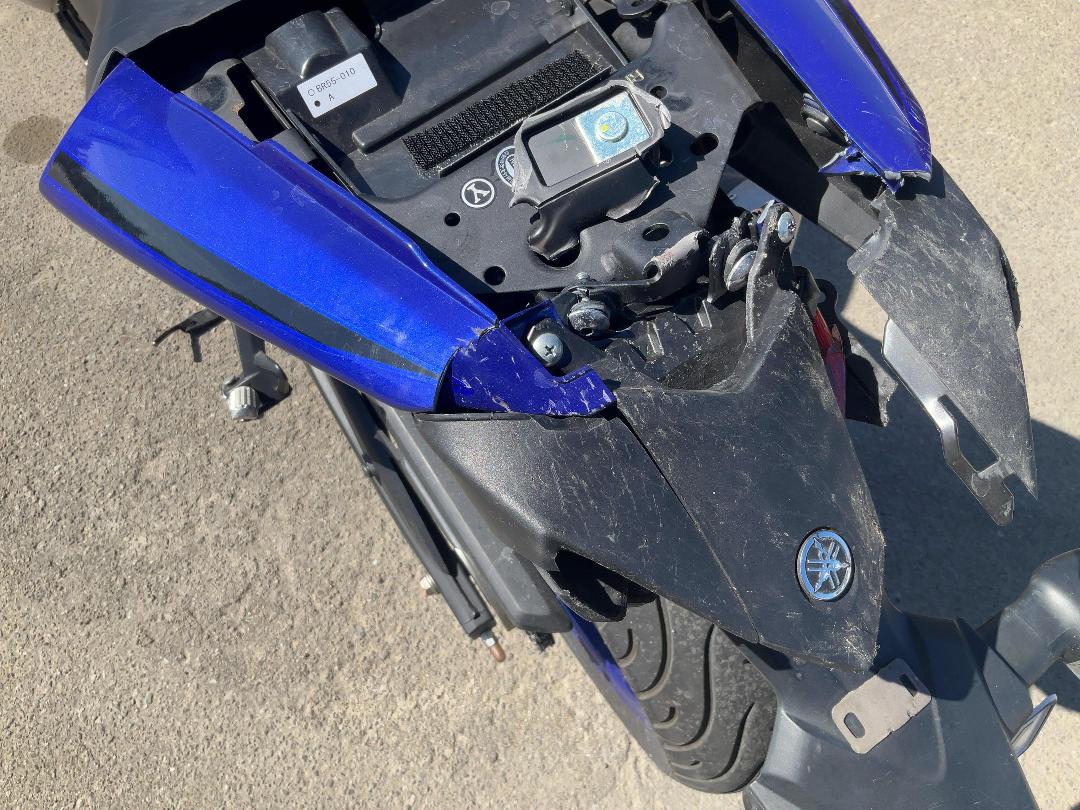 Photo '7' of Yamaha R3