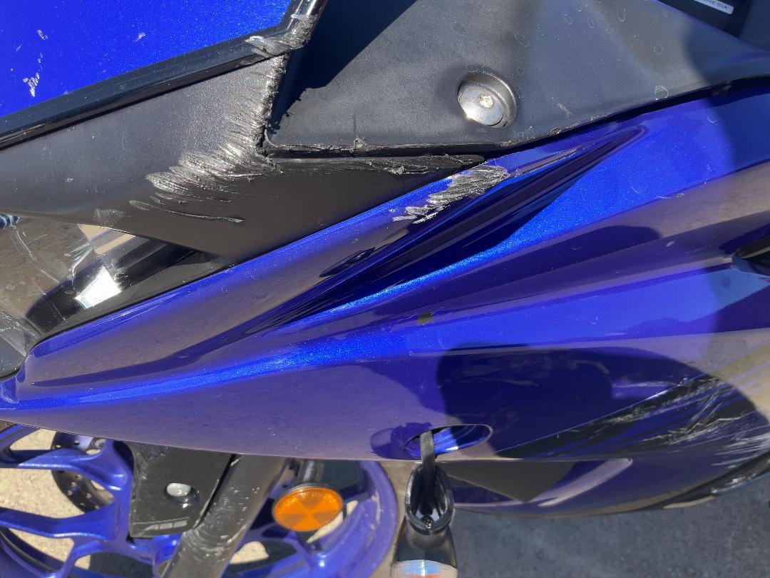 Photo '8' of Yamaha R3