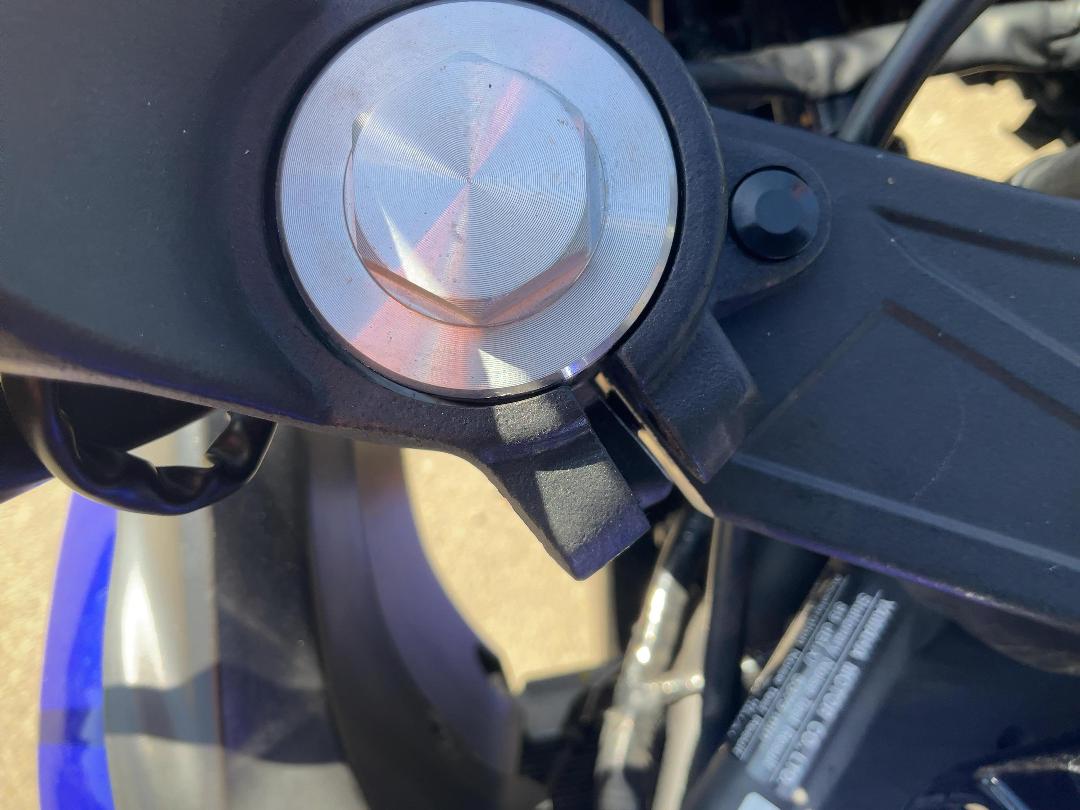 Photo '12' of Yamaha R3