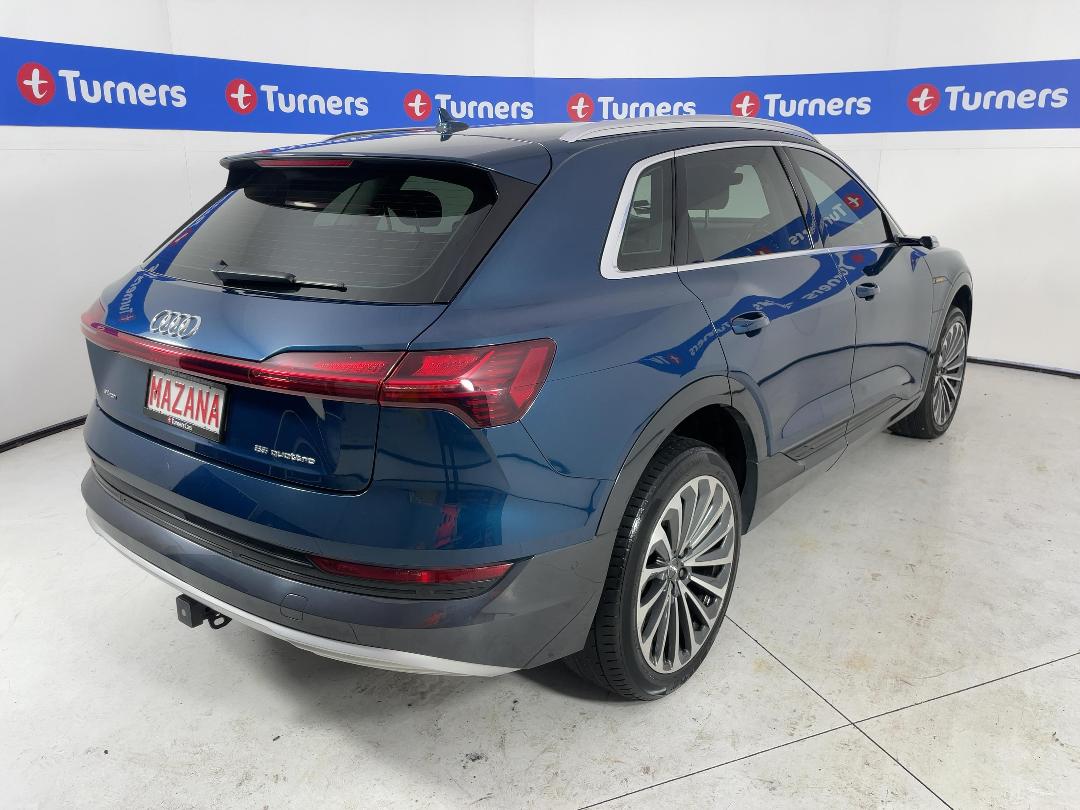 Photo '7' of Audi E-Tron