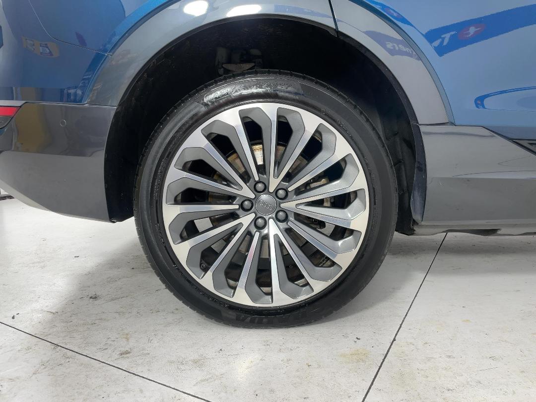 Photo '12' of Audi E-Tron