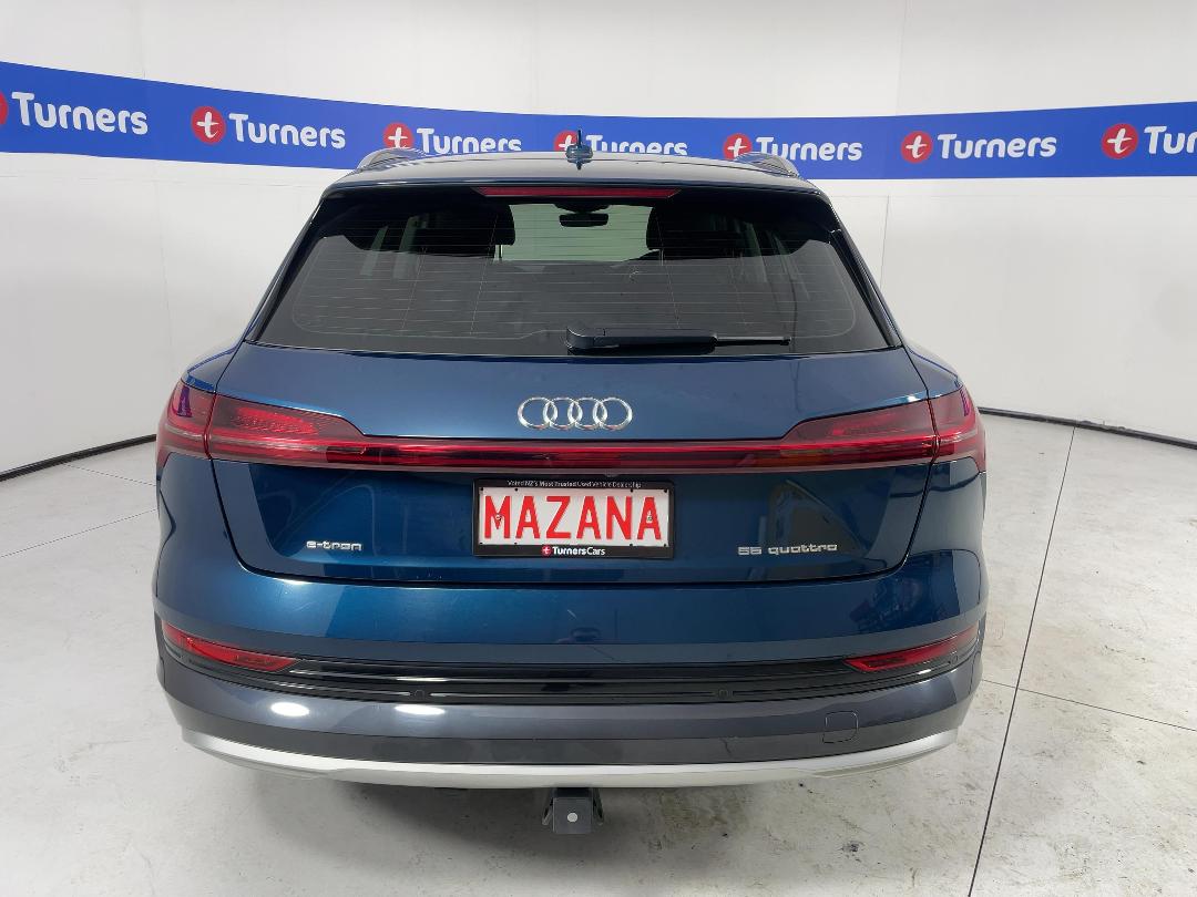 Photo '6' of Audi E-Tron