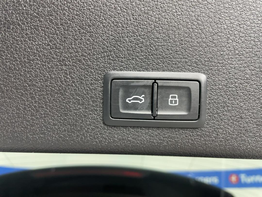 Photo '23' of Audi E-Tron