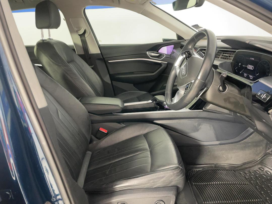 Photo '16' of Audi E-Tron