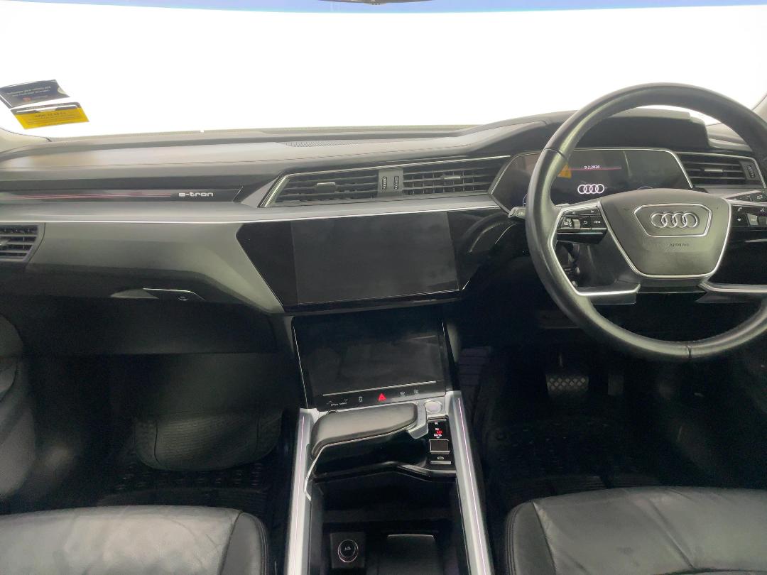 Photo '17' of Audi E-Tron