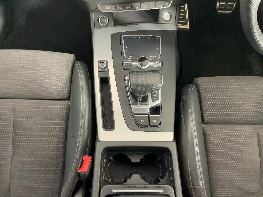 Photo '18' of Audi Q5