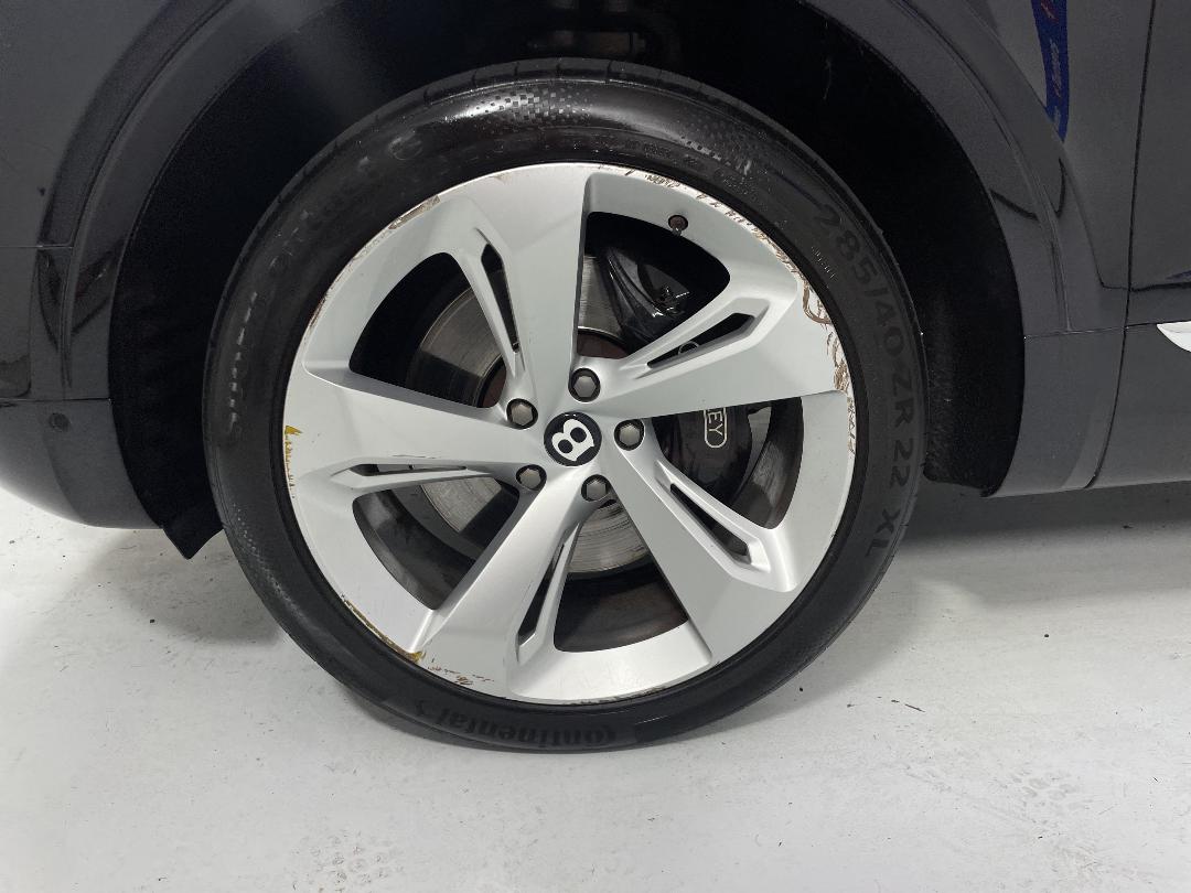 Photo '10' of Bentley Bentayga Photo '10' of Bentley Bentayga