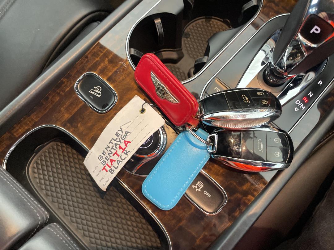 Photo '22' of Bentley Bentayga Photo '22' of Bentley Bentayga