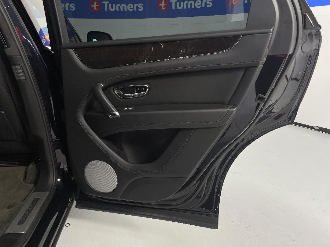 Photo '19' of Bentley Bentayga Photo '19' of Bentley Bentayga