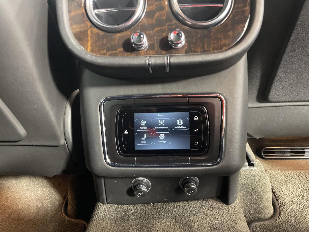 Photo '23' of Bentley Bentayga Photo '23' of Bentley Bentayga