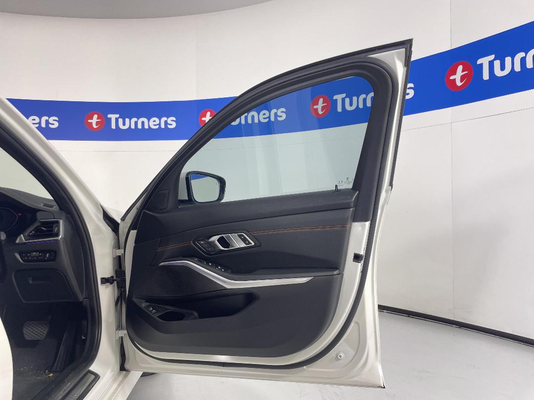 Photo '15' of BMW 3 Series