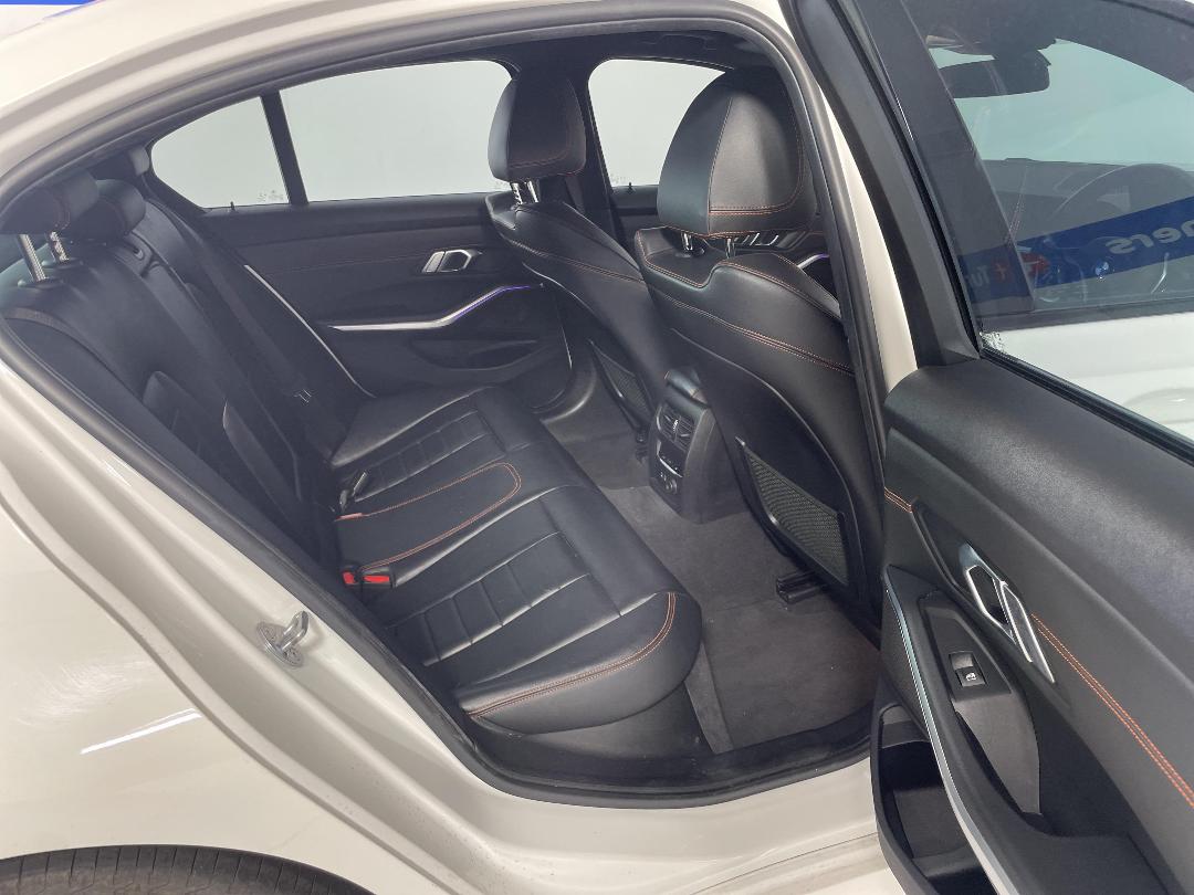 Photo '20' of BMW 3 Series