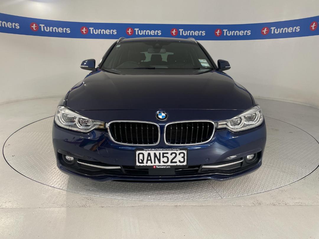 Photo '2' of BMW 3 Series Photo '2' of BMW 3 Series