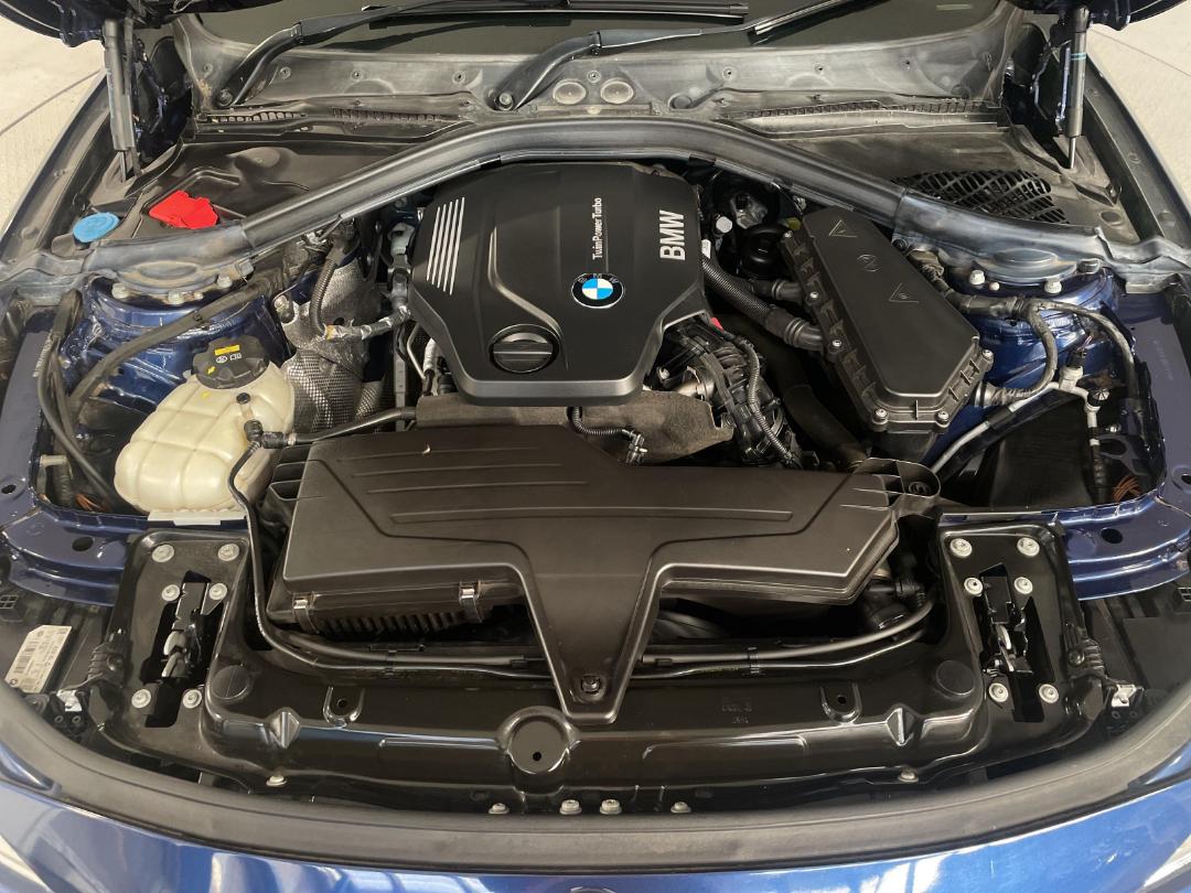 Photo '13' of BMW 3 Series Photo '13' of BMW 3 Series