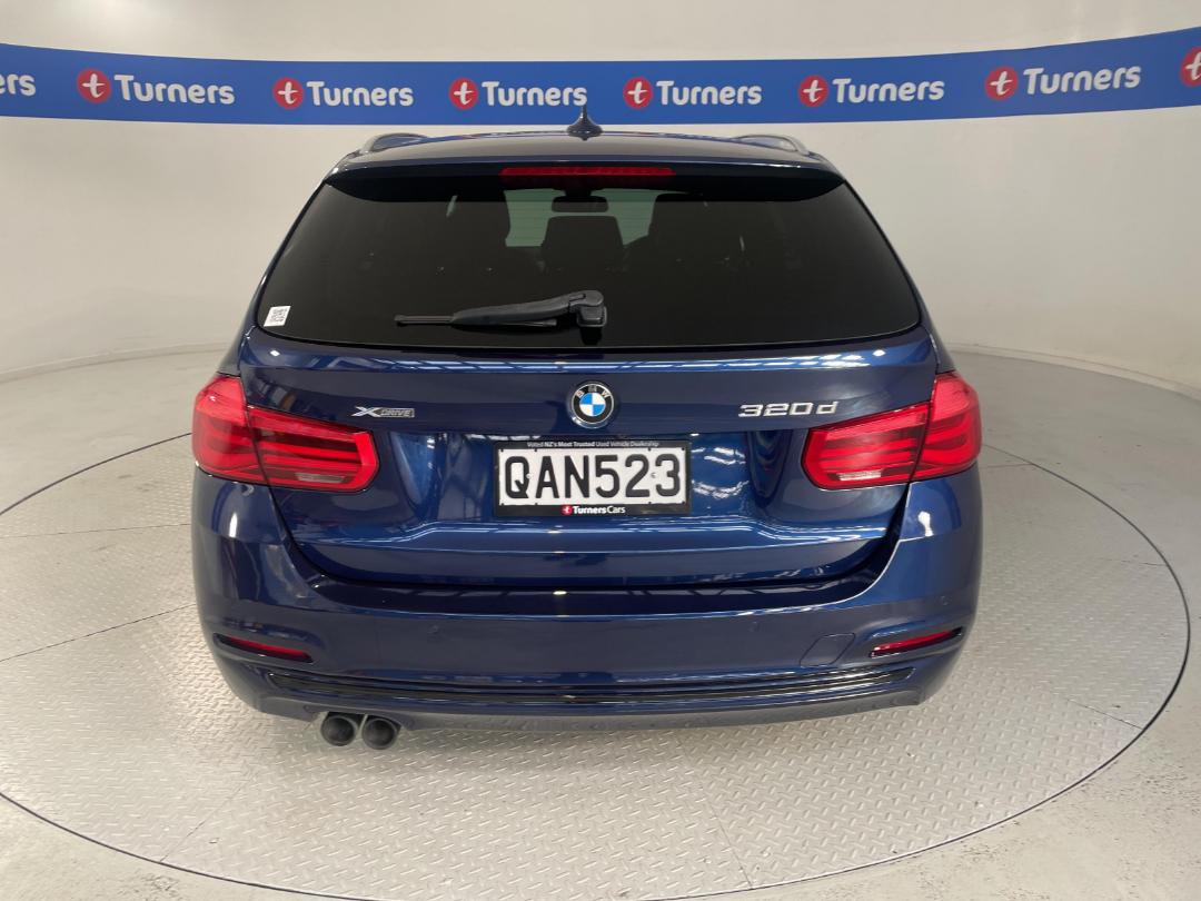 Photo '6' of BMW 3 Series Photo '6' of BMW 3 Series